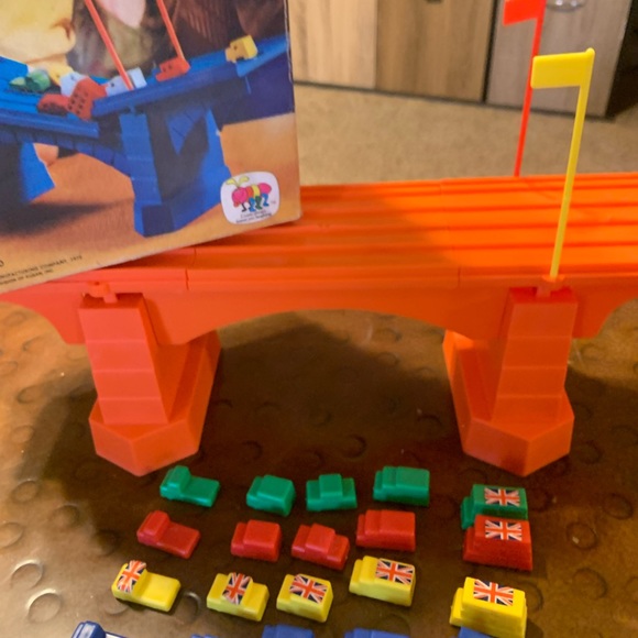 Game Vintage London Bridge is Falling Down Complete with box Cootie Co - Picture 3 of 13